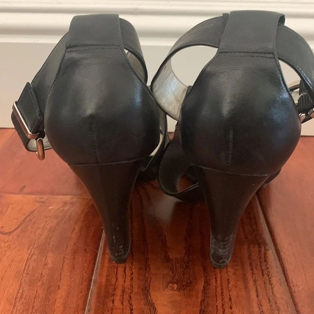 ME TOO Sandals Size 8 Dixie Black Leather Strappy Gladiator High Heel Open Toe